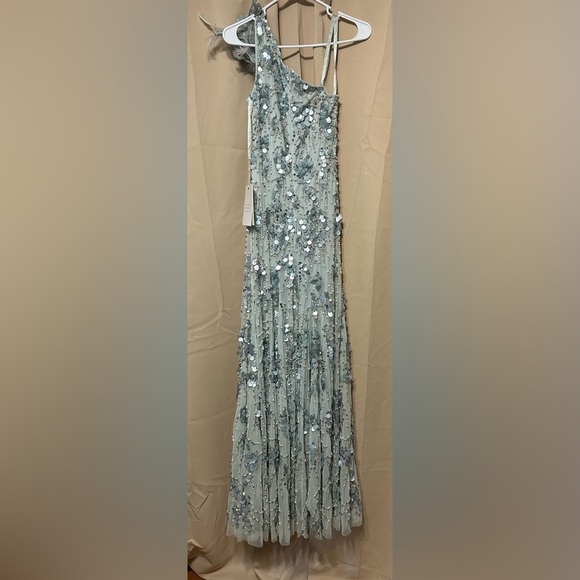 Mac Duggal 94151 NWT Green Embellished One Shoulder Trumpet Gown with Flower - Picture 5 of 6